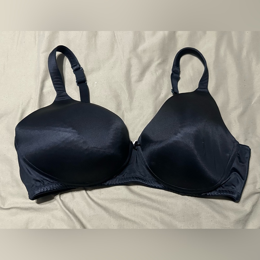 Cacique Lightly Lined Full Coverage  Wireless  Bra Black